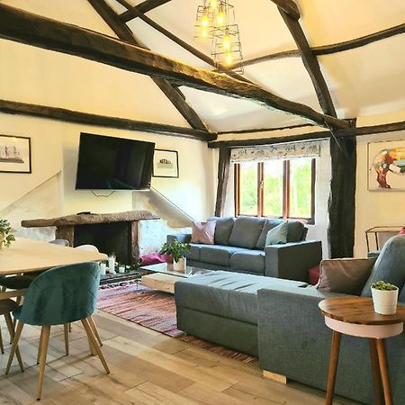 Historic Property With Stunning Views Hennock Esterno foto